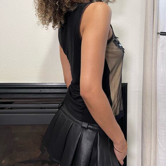 Italian Vintage 2000s tan & black micro mesh sleeveless top with sequins (S) - Picture 3 of 9